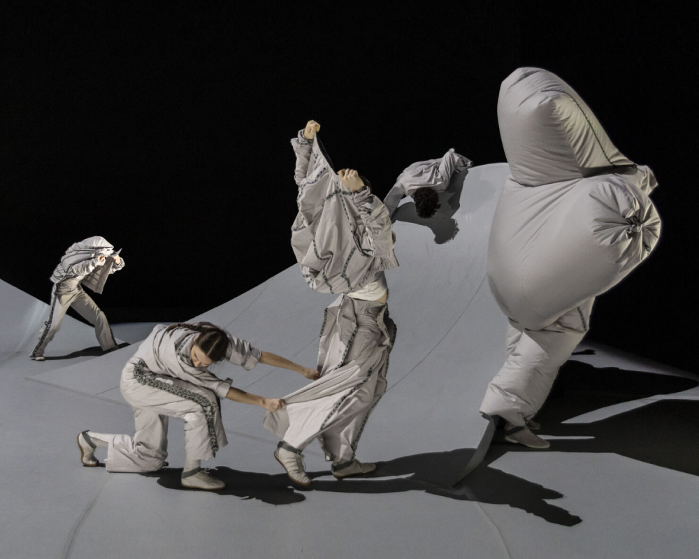 DAMIEN JALET / KITES