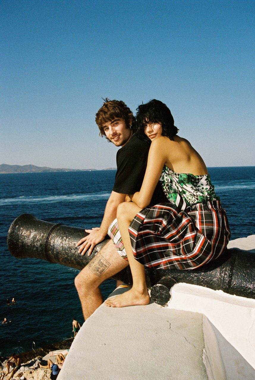 FASHION AND COSTUMES